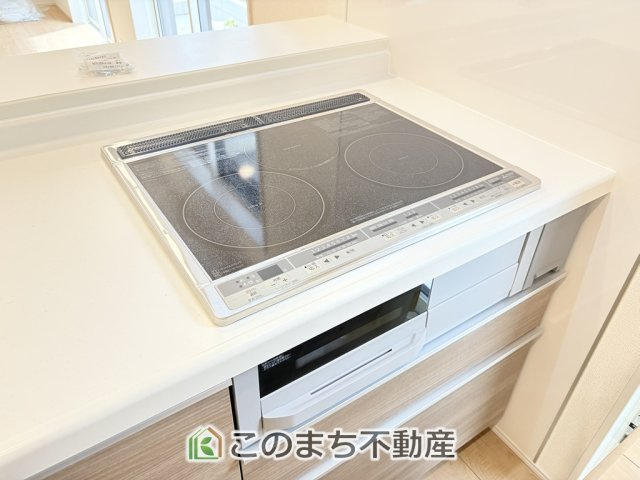 ブルーミングガーデン宇都宮市清住3丁目のキッチン|IHクッキングヒーターで調理もお掃除も楽々です♪