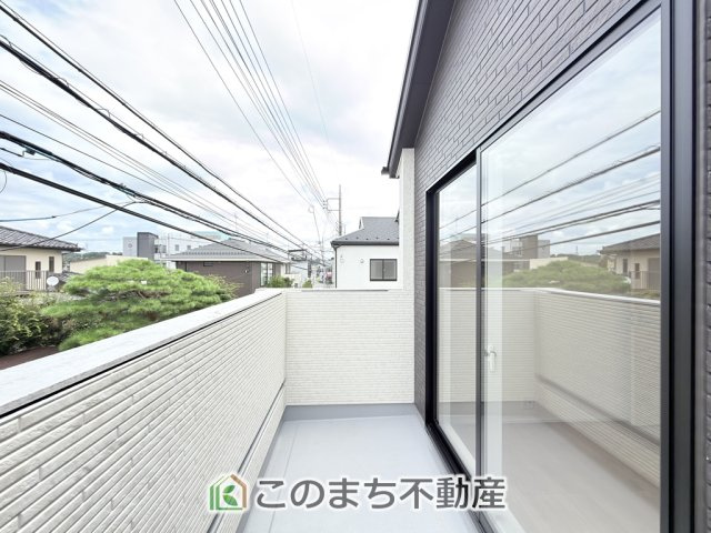 ブルーミングガーデン宇都宮市清住3丁目のバルコニー|南向きの大型バルコニーは陽当り良好で、たっぷりのお洗濯物もよく乾きます！
