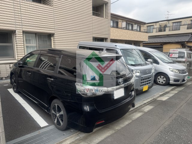 フレイムタウアの駐車場