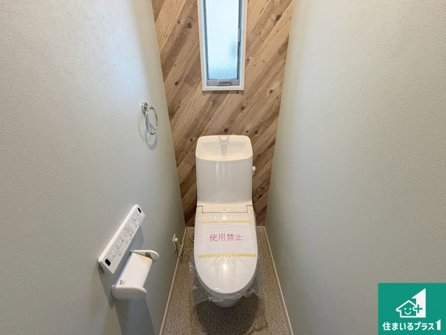 高槻市大和　新築一戸建てのトイレ|1・2階の2ヶ所にあるので、朝の忙しい時間の順番待ちもなく、深夜の利用にも大変便利です。