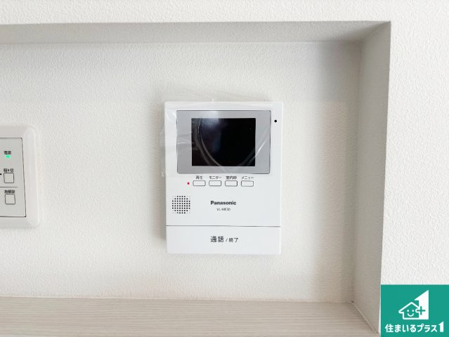 高槻市大和　新築一戸建ての防犯設備|カラーモニターインターホン！声だけでなく来訪者の姿や顔がモニターで確認できるので、小さなお子様がいらっしゃるご家庭でも安心できます！