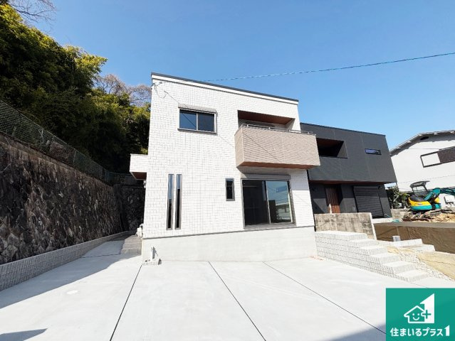 高槻市大和　新築一戸建ての外観|安心の10年保証！外観を美しく保ち、雨水で汚れを落とします！気になることがありましたら、お気軽にお問い合わせください！