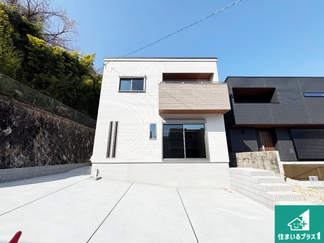 高槻市大和　新築一戸建ての外観|安心の10年保証！外観を美しく保ち、雨水で汚れを落とします！気になることがありましたら、お気軽にお問い合わせください！