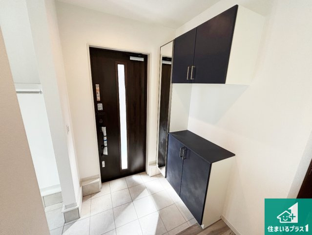 高槻市大和　新築一戸建ての玄関|シューズボックスにはたくさんの靴が収納できるので玄関周りはいつもスッキリ！ご家族が増えても安心！