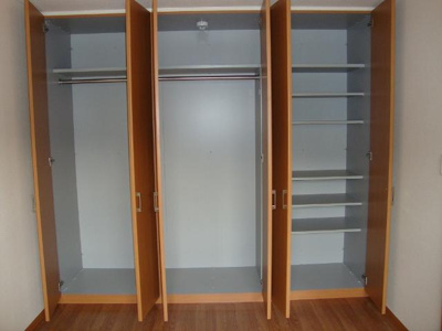 【収納】 | パドマレジデンス | クローゼット内部