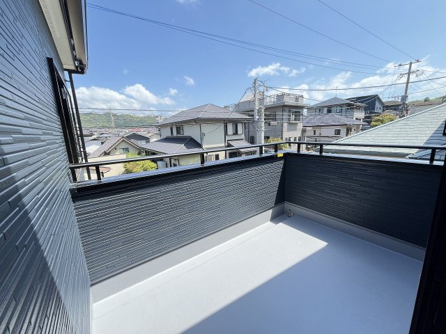 【バルコニー】 | 福岡市東区香椎5丁目　1号棟（全1棟）【仲介手数料無料・0円】 | 現地写真。