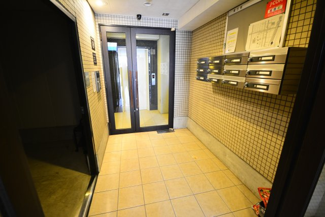 アパルトマン阪南町のエントランス