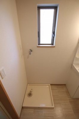 【設備】 | ハッピーキューブ鳴尾2番館 | 室内洗濯機置場