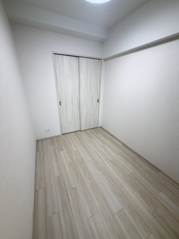 プレジオ日暮通の洋室