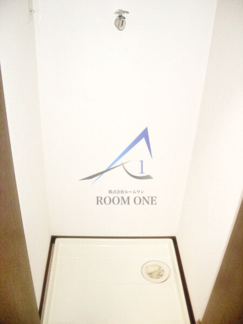 ルーブル都立家政の設備|洗濯機置き場です。