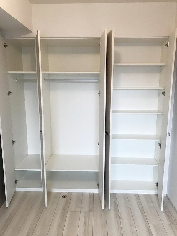 D.Largo鶴見の収納|ハンガーラック付きで楽々収納♪