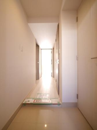 D.Largo鶴見の玄関|シューズボックス付きの玄関♪