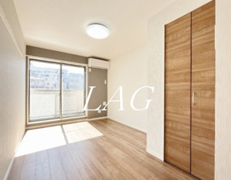 【居間・リビング】 | Ｍ・Ｙメゾン百合ヶ丘 | 洋室のお部屋です。