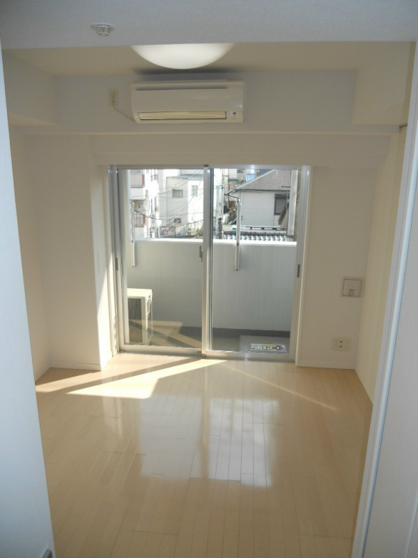 メインステージ多摩川Ⅱの居間・リビング|洋室6.1帖