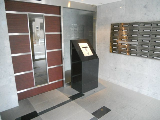 メインステージ多摩川Ⅱのエントランス