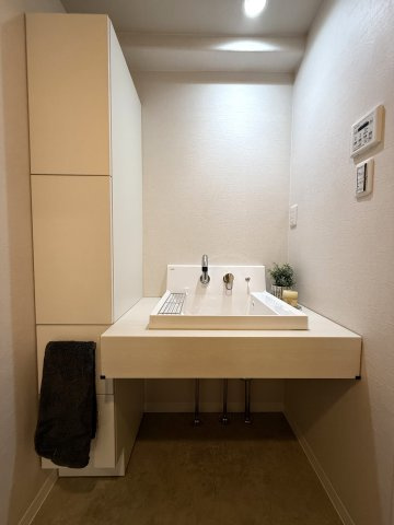 サーパス西大畑の洋室