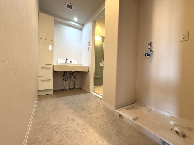 サーパス西大畑の洋室