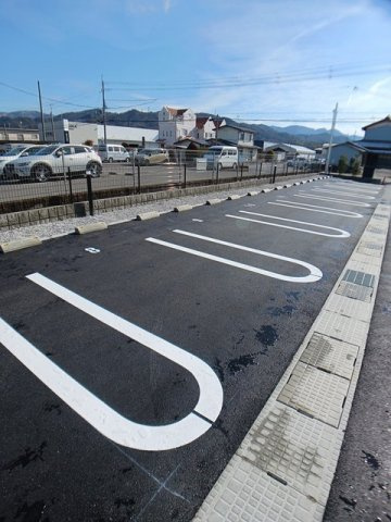 ブルームの駐車場