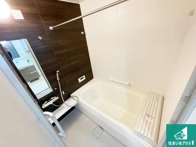 神戸市垂水区塩屋町　第1期　新築一戸建ての浴室|足をゆったり伸ばして寛げる浴槽です。浴室乾燥機も設置しているので、雨の日の洗濯物も安心です♪