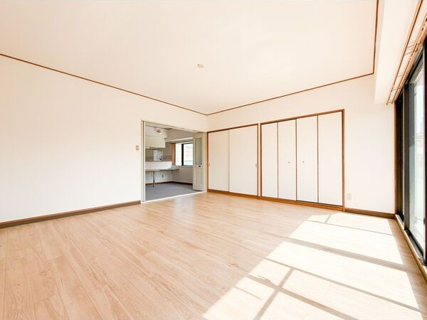 荘苑ひがし栄の洋室