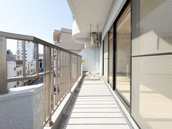 荘苑ひがし栄のバルコニー