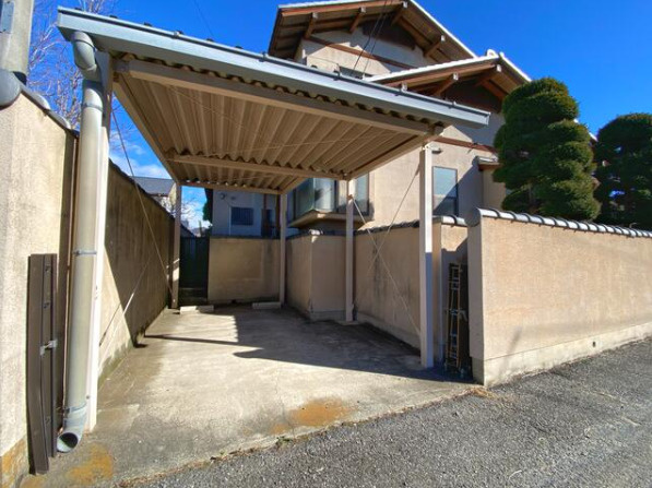 太田市 藪塚町（藪塚駅） 2階建 ４ＳＬＤＫの駐車場
