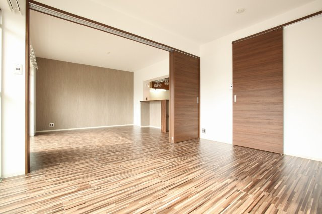 コーポやすり苑の洋室|同タイプの別部屋の参考写真です。色など異なる場合は現状優先となります。