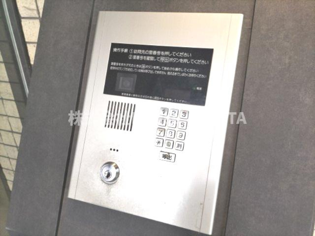 レジディア三宮東のエントランス