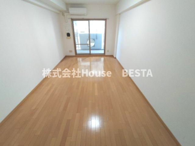 レジディア三宮東の和室