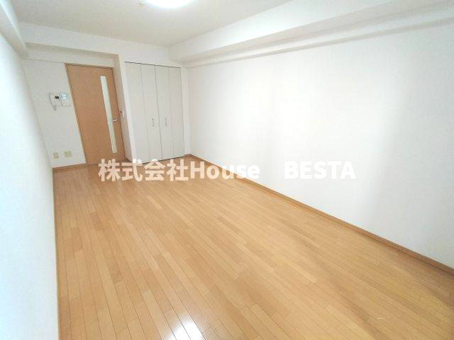 レジディア三宮東の寝室