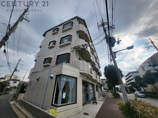 ロイヤル立川の外観