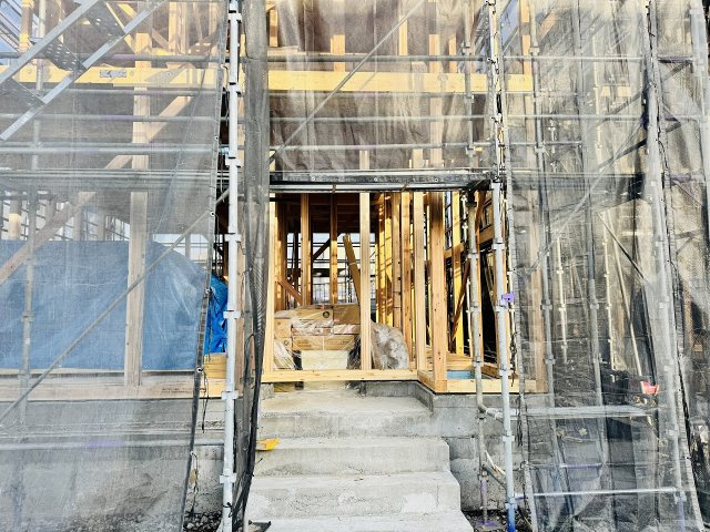 八王子市　泉町　新築一戸建て　２６期の玄関|～玄関は安心のWロックキーを採用～
