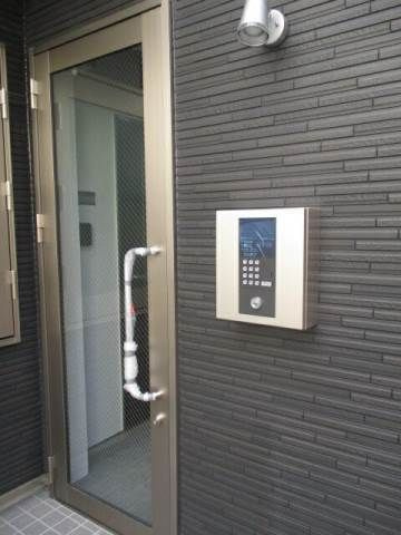 オーシャンハイツ浅草のエントランス