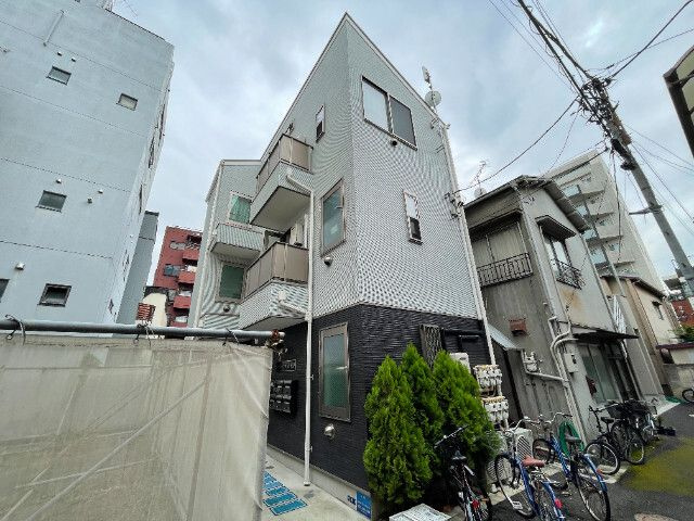 オーシャンハイツ浅草の外観