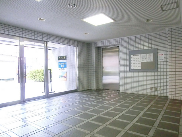 ロナ王子のロビー|広々としたエントランス部分♪