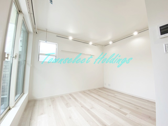 ハーミットクラブハウス大船MKの居間・リビング