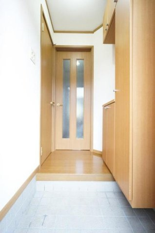 ラルゴ　プラーサⅡの玄関