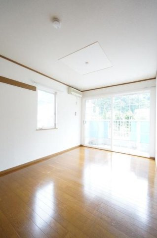 ラルゴ　プラーサⅡの居間・リビング