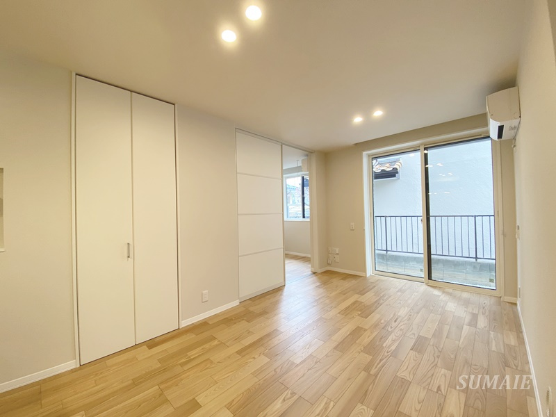 グラン浦和の居間・リビング|木目のきれいなフローリング☆