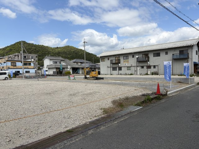 西脇市上野（区画整理地域内）の前面道路含む現地写真|電柱は移設予定