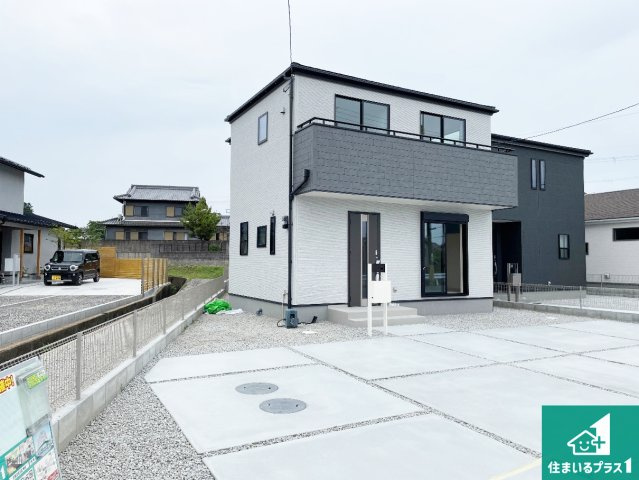 ●生駒郡斑鳩町龍田　第2期・第3期　新築一戸建ての前面道路含む現地写真|周辺は閑静な住宅街！前面道路広々で車の出し入れも便利です。駐車が苦手な方でも安心して車庫入れできます！