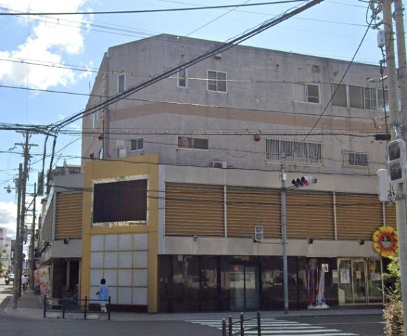 小松テナントビルの外観