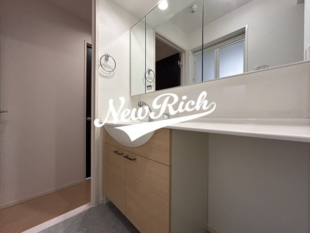 伊勢崎市連取町のアパートの独立洗面台