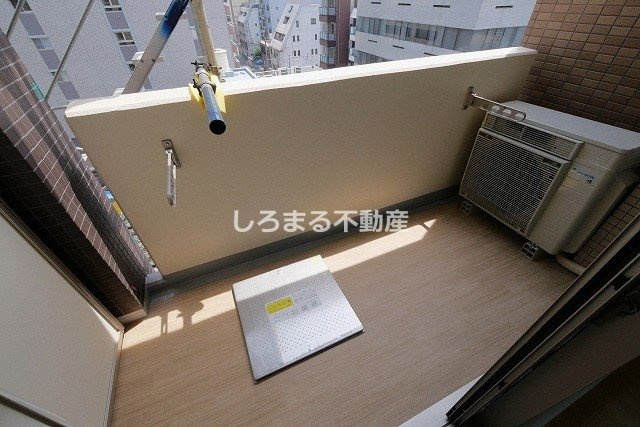 藤の邸　江戸堀のバルコニー