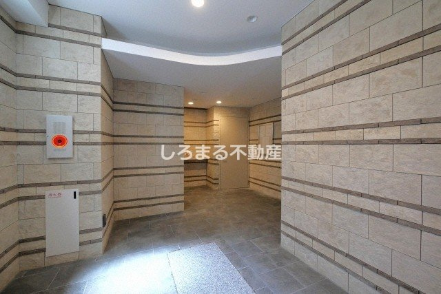 藤の邸　江戸堀のロビー