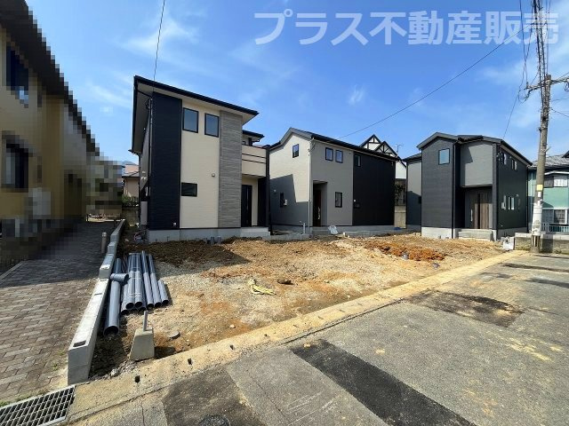 【外観】 | 福岡市西区野方2丁目4期　2号棟（全3棟）【仲介手数料無料・0円】 | 現地写真。プラス不動産販売なら、現場の全ての棟をまとめてご見学頂けます。