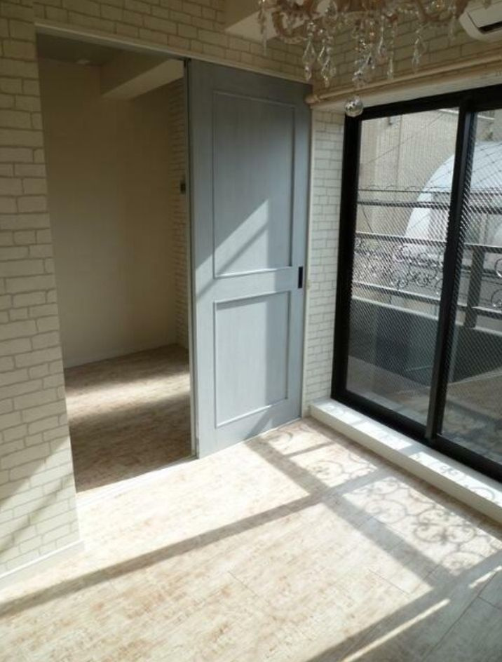 THE OXFORD FLATの居間・リビング|フローリングのお部屋☆（同一仕様写真）