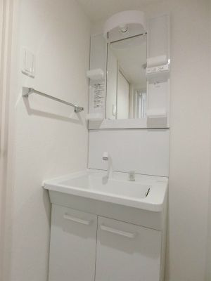 リブリ日進の洗面所