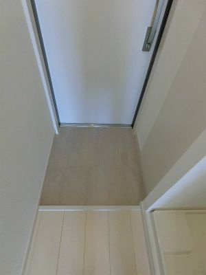 リブリ日進の玄関