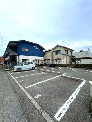 コモドありえの駐車場